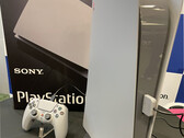 O PlayStation 5 com tema de PlayStation despertou interesse no Twitter. (Fonte da imagem: @InstallBase)