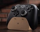 O controle sem fio 8BitDo Ultimate 3C+ vem com um suporte de papelão para montar.