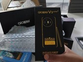 O Alcatel V3 Ultra virá com uma caneta stylus, como o Galaxy S25 Ultra da Samsung. (Fonte da imagem: Madhav Sheth)