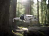 O DJI Mini 4 Pro em voo. (Fonte da imagem: Roland Quandt &amp; WinFuture)