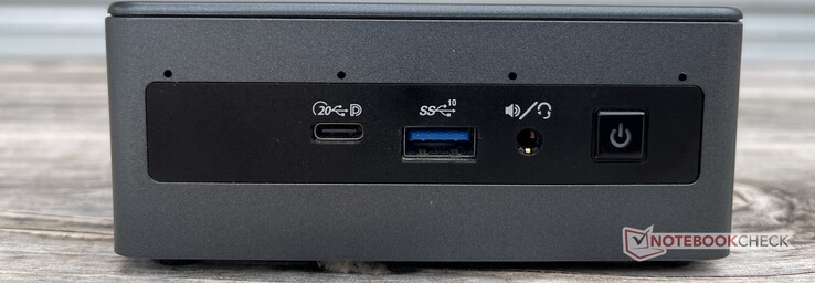 Frente: USB4 (20 Gbps, DisplayPort) Tipo C, USB-A 3.2 Gen 2 (10 Gbps), áudio combinado, botão de alimentação