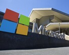 A sinalização da Microsoft fica em frente ao prédio do campus corporativo