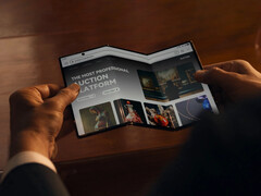 Espera-se que a Huawei substitua o Mate XT, na foto, em menos de dois meses. (Fonte da imagem: Huawei)