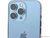Apple usou pela última vez o Sky Blue em um iPhone para a geração do iPhone 13 Pro. (Fonte da imagem: Notebookcheck)