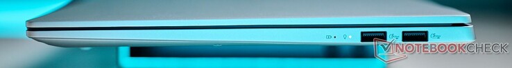 Direita: 2x USB-A 3.2 Gen 1 (5 Gbit/s)