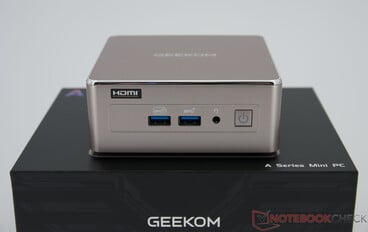 Geekom A5 2027 Edition - Ligações na parte frontal