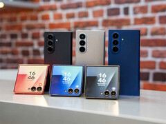 O Galaxy Z Flip8 deverá ser muito mais fino do que o modelo deste ano, na última foto. (Fonte da imagem: Vatvo Studio)