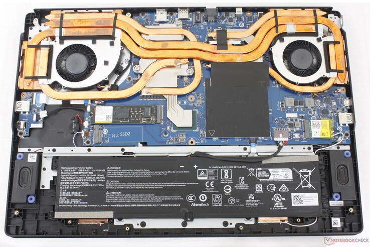O MSI Crosshair 18 HX AI suporta 2x DDR5 SODIMM e 2x upgrades de SSD M.2 2280