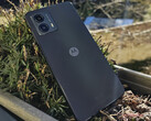 As Moto G53s provavelmente terão um desempenho ligeiramente pior que a Moto G53, fotografada. (Fonte da imagem: NotebookCheck)