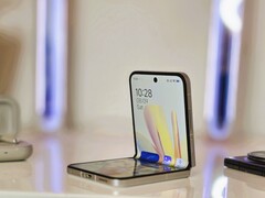 Xiaomi Mix Flip 2 em análise (Fonte da imagem: Marcus Herbrich)