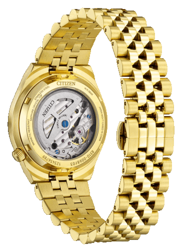 Fundo transparente da caixa do Citizen Tsuyosa 60, exibindo o movimento automático Calibre 8310 de fabricação própria e a caixa em aço inoxidável com acabamento dourado.
