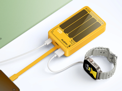 O novo Power Bank de 45W da Realme (na foto) foi lançado na China. (Fonte da imagem: Realme)