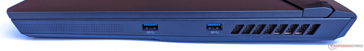 Lado direito: 2x USB Tipo A 3.2 Gen. 1