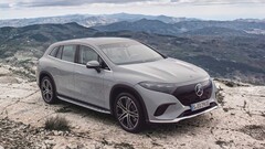 A montadora alemã revelou oficialmente a elegante variante SUV de sua luxuosa classe S elétrica chamada EQS (Imagem: Mercedes-Benz)