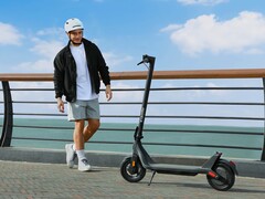 O Xiaomi Electric Scooter 4 Lite (2ª geração) tem um alcance maior do que seu antecessor. (Fonte da imagem: Xiaomi)