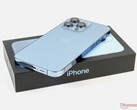 O Apple iPhone 13 Pro dispensa um recurso prático de iPhones anteriores. (Fonte de imagem: NotebookCheck)