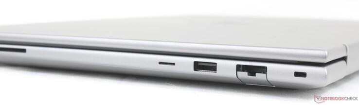 À direita: Leitor de cartão SD, slot Nano SIM (opcional), USB-A (5 Gbps), RJ-45 (1 Gbps), slot Nano Security lock