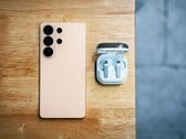 O sucessor do Samsung Galaxy S26 Ultra, na foto, deve receber um novo módulo de câmera.