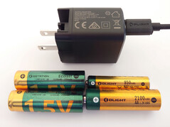 Fonte de alimentação. (Fonte da imagem: Notebookcheck)