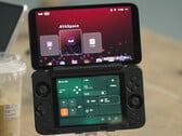 Até o momento, a Ayaneo apresentou o Pocket DS nas cores preta e amarela. (Fonte da imagem: Ayaneo)