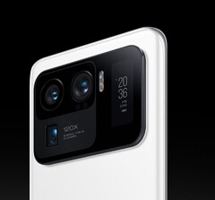 A tela traseira do Mi 11 Ultra pode estar pronta para um retorno na série Xiaomi 16. (Fonte da imagem: Xiaomi)