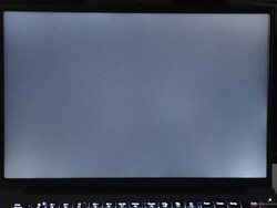 Sangramento da luz de fundo (mostrado aprimorado aqui)