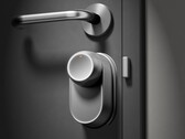 O SwitchBot Lock Ultra prateado (na foto) já está disponível para pré-venda. (Fonte da imagem: SwitchBot)