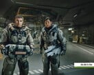 Dois personagens do Starfield em uma instalação futurística com o Nvidia DLSS 5 ativado