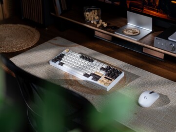 O teclado de carregamento solar Soleil tem uma linguagem de design discreta. (Fonte da imagem: CannonKeys)