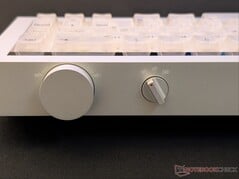 Controle de volume e alternância entre potência/modo.