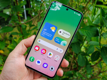 O Samsung Galaxy A56 em ambiente externo