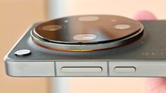 Espera-se que o Oppo Find X10 Ultra venha equipado com sensores duplos tipo periscópio ainda maiores em 2027. Além da teleobjetiva de 10x, que será maior, também é possível que haja uma teleobjetiva de 3x maior.