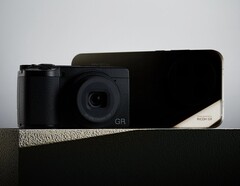 O Realme GT 8 Pro é o primeiro smartphone com uma parceria de câmera Ricoh. (Fonte da imagem: Realme)