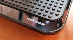 Roteador sem fio Rockspace AC2100 em grande plano (Fonte: Próprio)