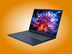 O IdeaPad Slim 3 16IWC11 em uma de suas cores de lançamento.