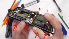 5 mais razões possíveis para que o ROG Phone 5 se tenha partido ao meio. (Fonte: YouTube)