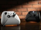 A base de carregamento 8BitDo Ultimate para comandos Xbox em branco e preto.