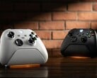 A base de carregamento 8BitDo Ultimate para comandos Xbox em branco e preto.