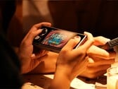 O Ayaneo Pocket Micro 2 contará com uma entrada de áudio e um microfone, ao contrário do Pocket Micro de primeira geração (na foto).