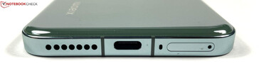 Parte inferior: alto-falante, USB-C 3.0, microfone, SIM duplo