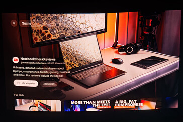 Tela de projeção ao ar livre (ao anoitecer) (Fonte da imagem: Daniel Schmidt)