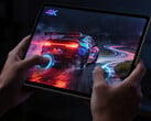 O tablet para jogos Legion Y900 de 13 polegadas terá o Snapdragon 8 Elite Gen 5. Na foto: uma imagem promocional mostrando o tablet rodando um jogo de corrida.