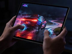 O tablet para jogos Legion Y900 de 13 polegadas terá o Snapdragon 8 Elite Gen 5. Na foto: uma imagem promocional mostrando o tablet rodando um jogo de corrida.