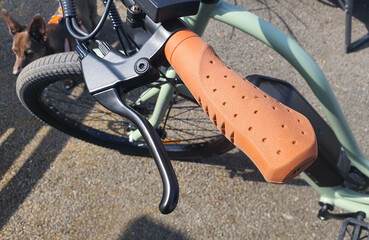 Design do punho das aletas na e-bike Touroll B2