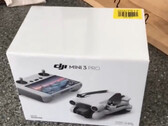 O DJI Mini 3 Pro com seu novo controle remoto RC Pro. (Fonte de imagem: @JasperEllens)