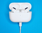 O AirPods Pro personalizado será encomendado antes de Apple remover Lightning em favor do USB Type-C. (Fonte da imagem: John Smit)