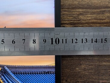 Molduras laterais estreitas