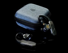 O iFi Go Pod Air se conecta a IEMs por meio de um conector de 2 pinos ou MMCX. (Fonte da imagem: iFi Audio)