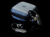 O iFi Go Pod Air se conecta a IEMs por meio de um conector de 2 pinos ou MMCX. (Fonte da imagem: iFi Audio)