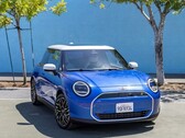 exterior do Mini Cooper Electric 2024 (Fonte: CAR Magazine)